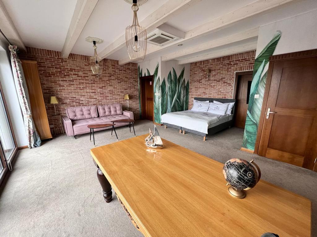 Hotel-Przystan Kikol Esterno foto